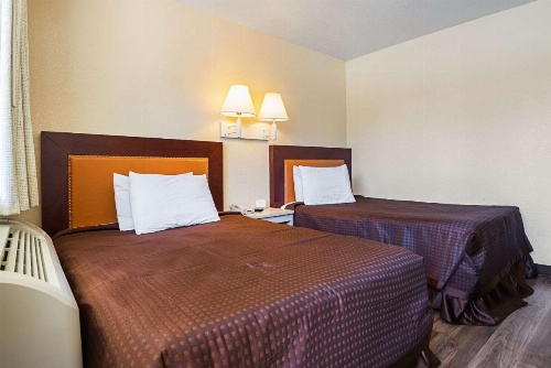 Rodeway Inn Kissimmee image 5